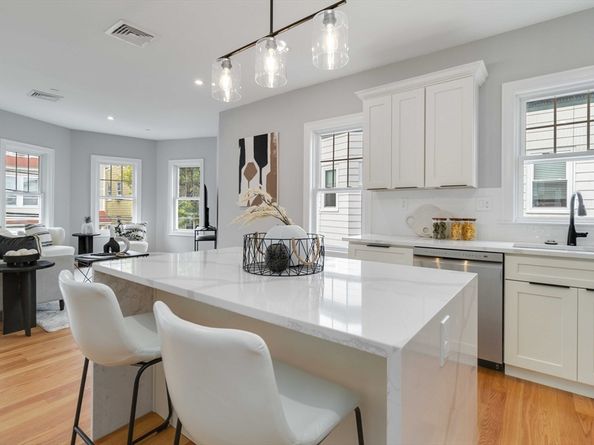 20 Alston 20, Somerville MA 02143
