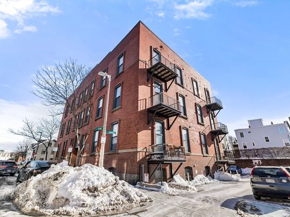 125 B St 1D, Boston MA 02127