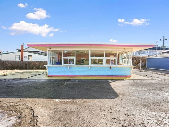 17 Dyke Rd, Marshfield MA 02050