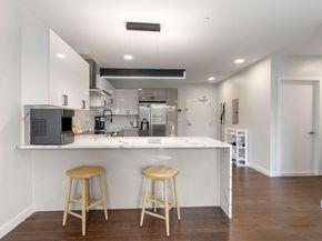 68 Los Angeles 306, Newton MA 02458