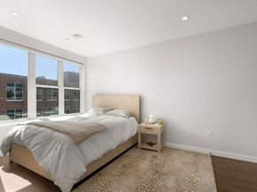 68 Los Angeles 306, Newton MA 02458