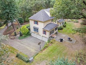 62 Walpole St, Dover MA 02030