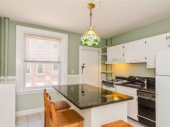 378 Riverway 3, Boston MA 02115