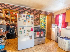 208 Laurel St, Fitchburg MA 01420