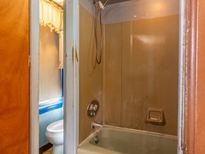 208 Laurel St, Fitchburg MA 01420