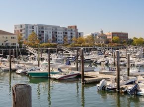 23 Shipyard Dr 206, Hingham MA 02043