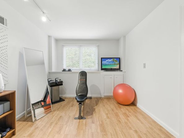 2530 Skyfarm Drive, Hillsborough CA 94010