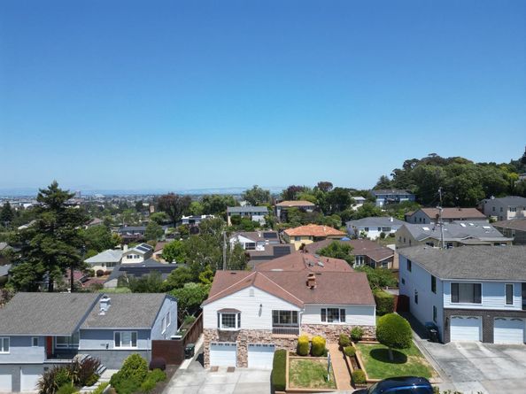 3709 Kenwood Avenue, San Mateo CA 94403