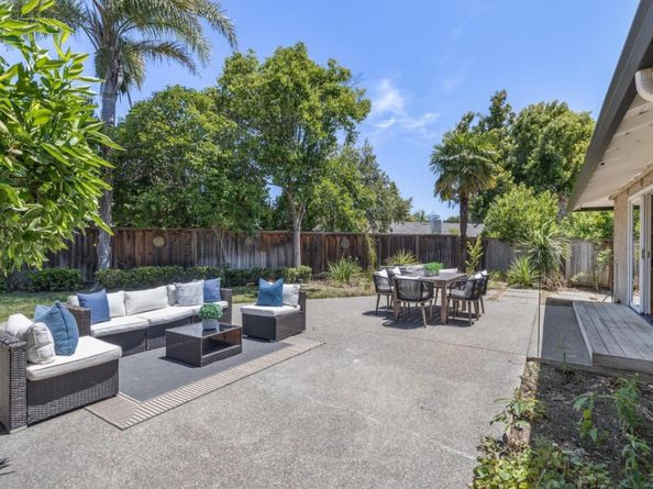 20717 Meadow Oak Road, Saratoga CA 95070