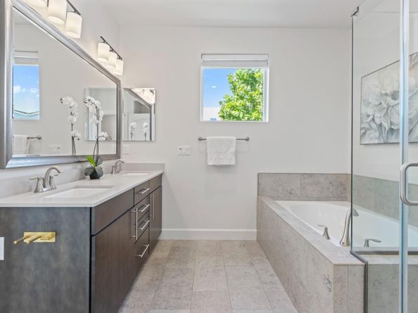 178 Llano De Los Robles Avenue, San Jose CA 95136