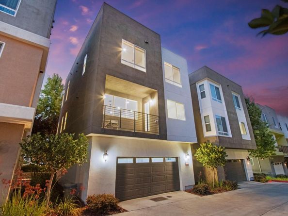 178 Llano De Los Robles Avenue, San Jose CA 95136