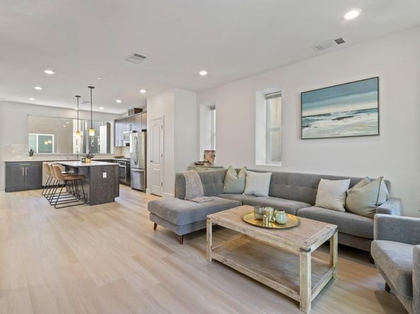 178 Llano De Los Robles Avenue, San Jose CA 95136