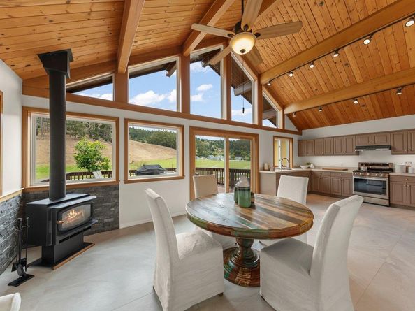 350 6th Avenue, Half Moon Bay CA 94019