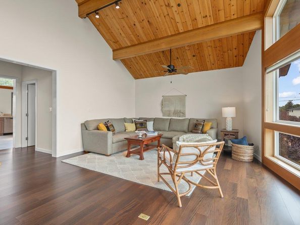 350 6th Avenue, Half Moon Bay CA 94019