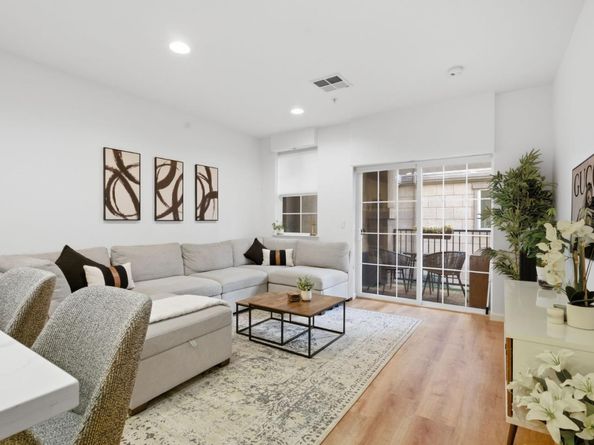 88 N Jackson Avenue 211, San Jose CA 95116