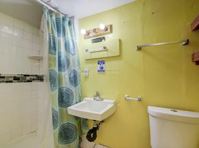 1164 Ocean Avenue, Oakland CA 94608