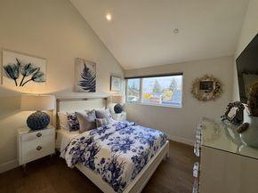 16 Hillview Avenue, Redwood City CA 94062