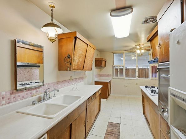 31047 Brae Burn Avenue, Hayward CA 94544