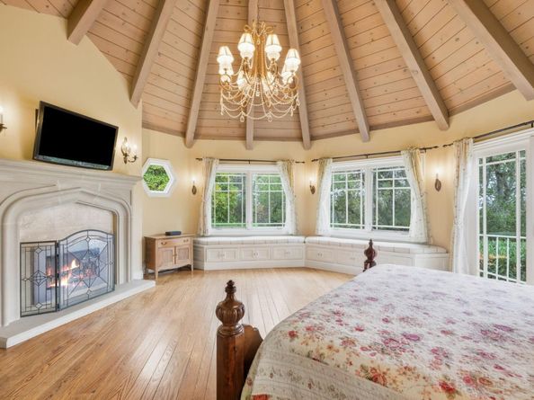 23423 Toyonita Road, Los Altos Hills CA 94024