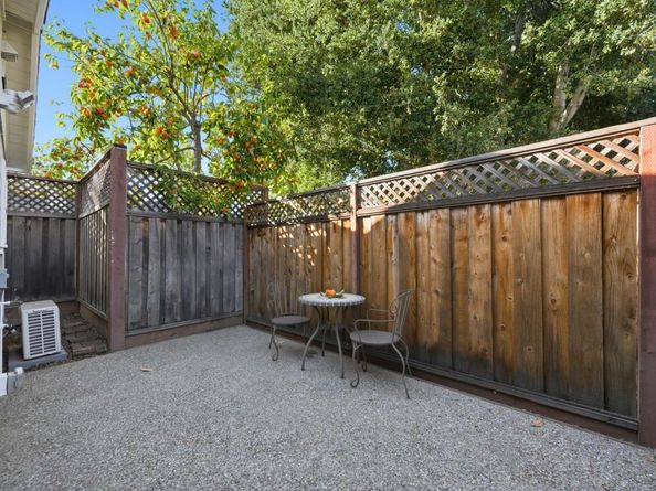 1023 Mercedes Avenue, Los Altos CA 94022