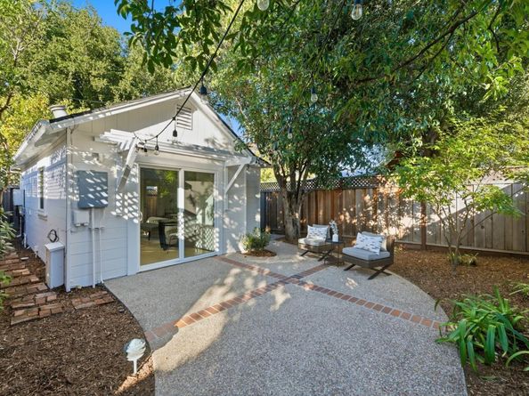 1023 Mercedes Avenue, Los Altos CA 94022