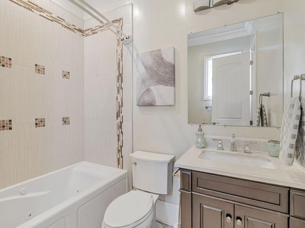 1633 15th Street, Oakland CA 94607
