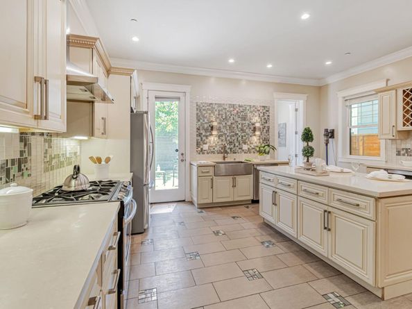 1633 15th Street, Oakland CA 94607