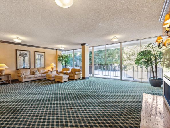 1330 University Drive 66, Menlo Park CA 94025