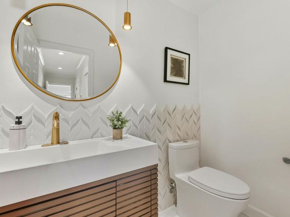 866 Alma Place, Oakland CA 94610