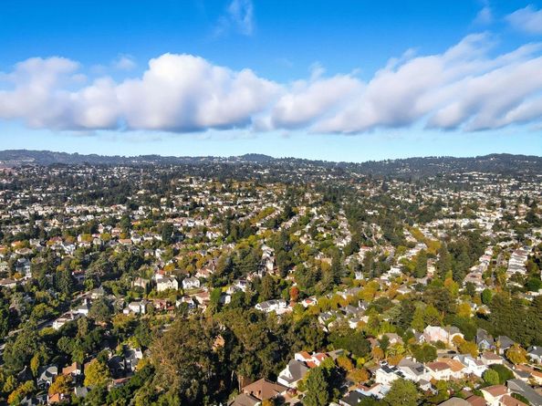 866 Alma Place, Oakland CA 94610
