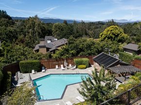 2 Hallmark Circle, Menlo Park CA 94025