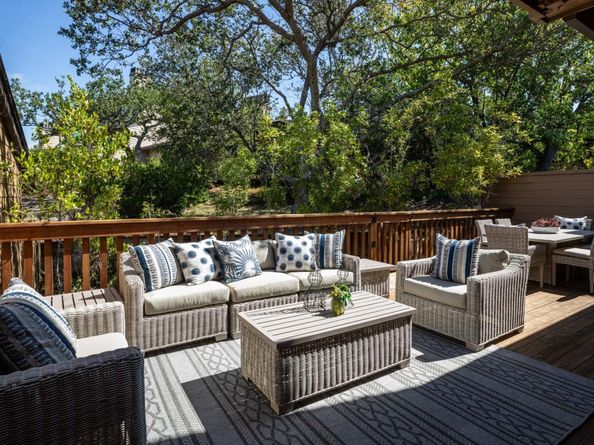 2 Hallmark Circle, Menlo Park CA 94025