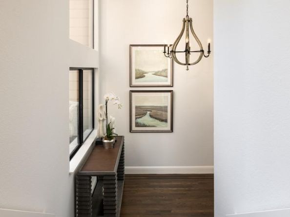 2 Hallmark Circle, Menlo Park CA 94025
