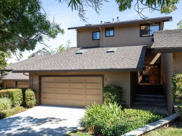 2 Hallmark Circle, Menlo Park CA 94025