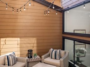 2 Hallmark Circle, Menlo Park CA 94025