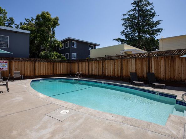 445 Oak Grove Avenue 4, Menlo Park CA 94025