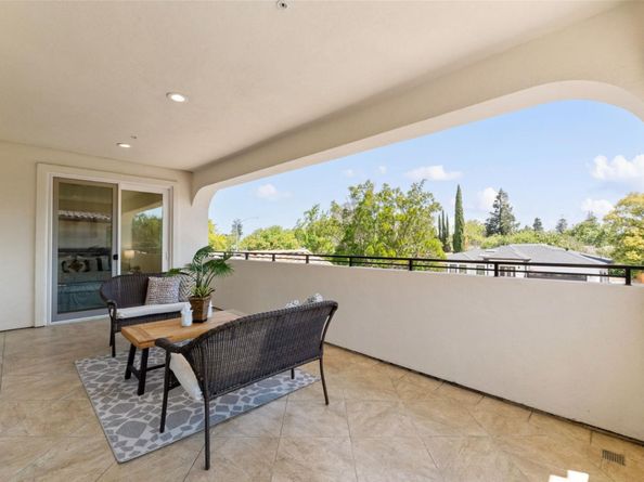 891 E Estates Drive, Cupertino CA 95014
