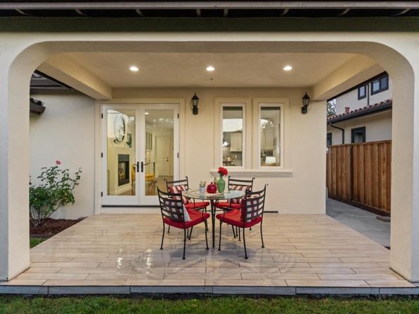 891 E Estates Drive, Cupertino CA 95014