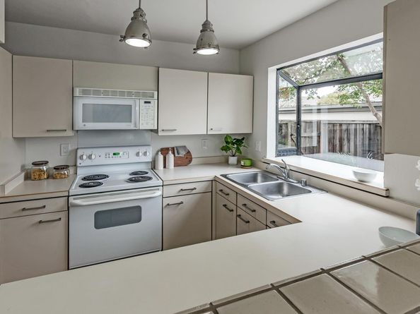 700 Chiquita Avenue 18, Mountain View CA 94041