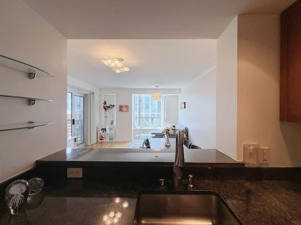 400 Beale Street 1102, San Francisco CA 94105