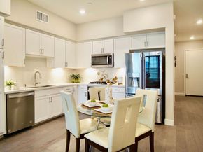 338 Llano De Los Robles Avenue 3, San Jose CA 95136