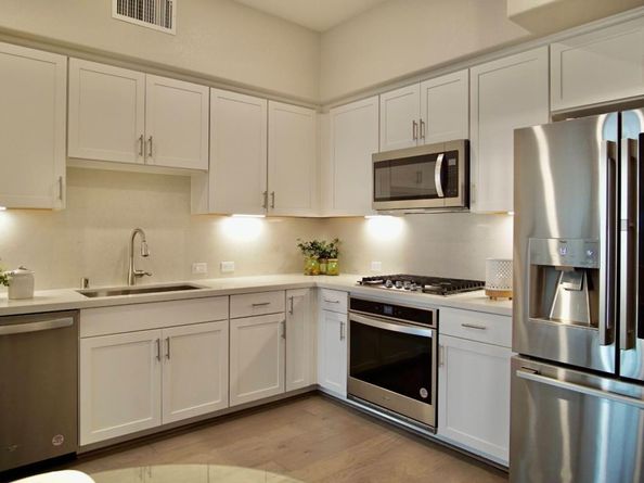 338 Llano De Los Robles Avenue 3, San Jose CA 95136