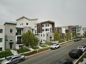 338 Llano De Los Robles Avenue 3, San Jose CA 95136
