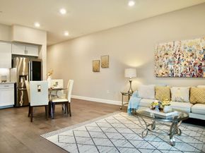 338 Llano De Los Robles Avenue 3, San Jose CA 95136
