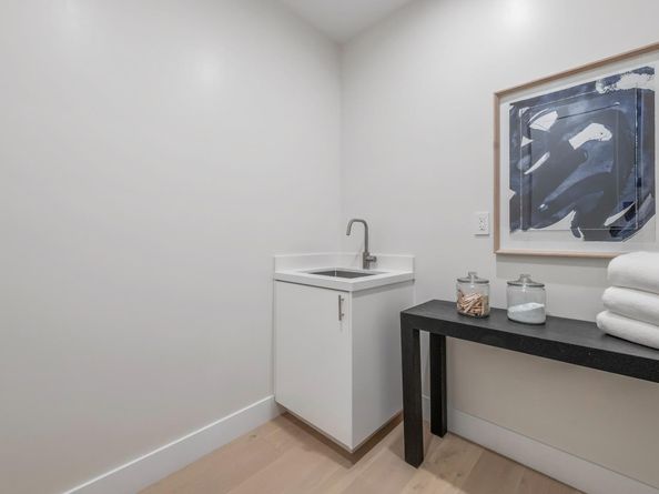 21 Highland Avenue, San Carlos CA 94070