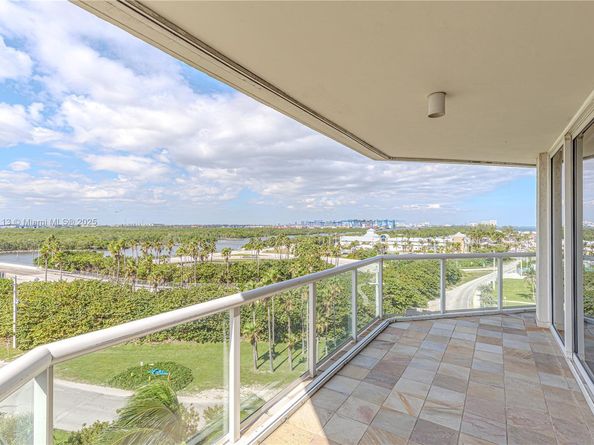 6051 N Ocean Dr 704, Hollywood FL 33019