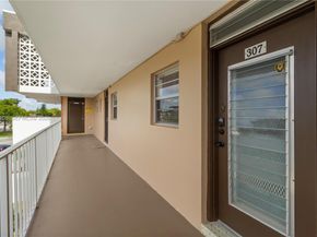 2901 NW 46th Ave 307, Lauderdale Lakes FL 33313