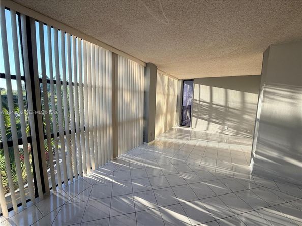 800 Parkview Dr 303, Hallandale Beach FL 33009