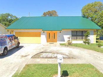 1995 NW 1st St