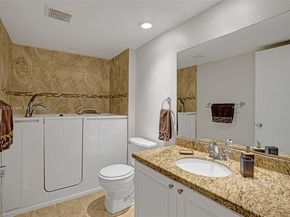 13700 SW 14th St 410D, Pembroke Pines FL 33027